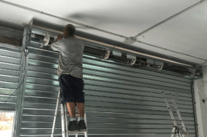 bajar persiana electrica manualmente